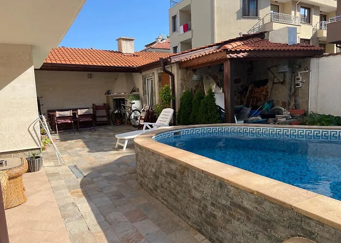 Casa de hóspedes Diana 3*