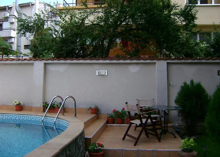 Casa de hóspedes Diana 3*